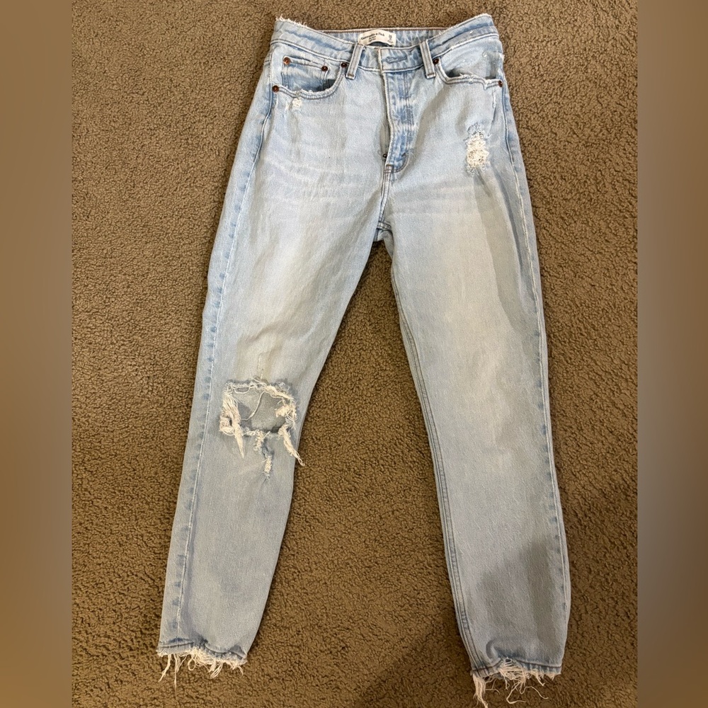 Abercrombie & Fitch High Rise Mom Jeans